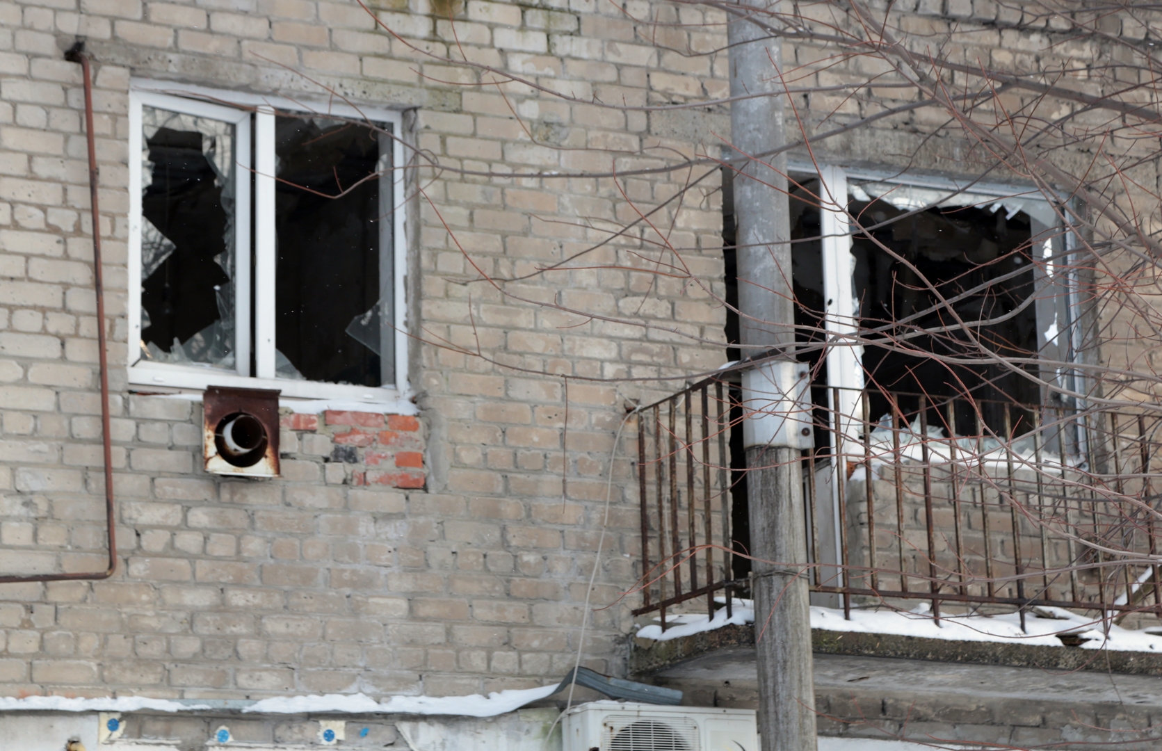 القوات الأوكرانية تستهدف مدينة دونيتسك و8 بلدات في المنطقة باستخدام الأسلحة الثقيلة