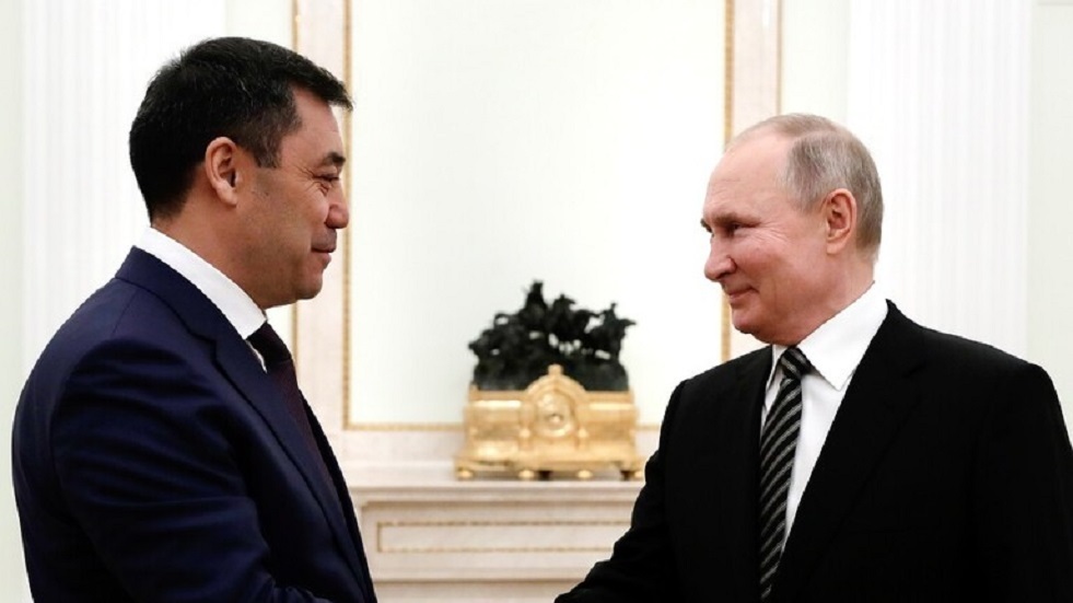 رئيس قرغيزستان في اتصال مع بوتين يؤيد العملية الروسية في أوكرانيا