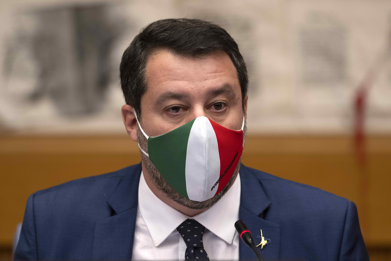 سياسي إيطالي: توريد أسلحة لأوكرانيا بمثابة صب البنزين على النار