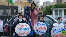 شاهد.. متظاهرون يطالبون بالإفراج عن جورج عبد الله ويقتحمون موكب السفيرة الفرنسية لدى لبنان