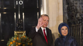 وزير الصحة التركي يكشف عن الحالة الصحية لأردوغان وعقيلته