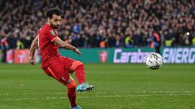 شاهد.. محمد صلاح يهدر فرصة ذهبية لهز الشباك بعد الانفراد