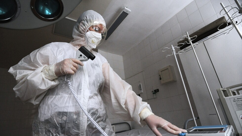 روسيا تسجل أقل من مئة ألف إصابة يومية بكورونا لأول مرة منذ نهاية يناير الماضي