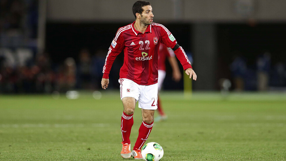 أبو تريكة يعلق على منع روسيا من المشاركة في المونديال ويتساءل عن إسرائيل