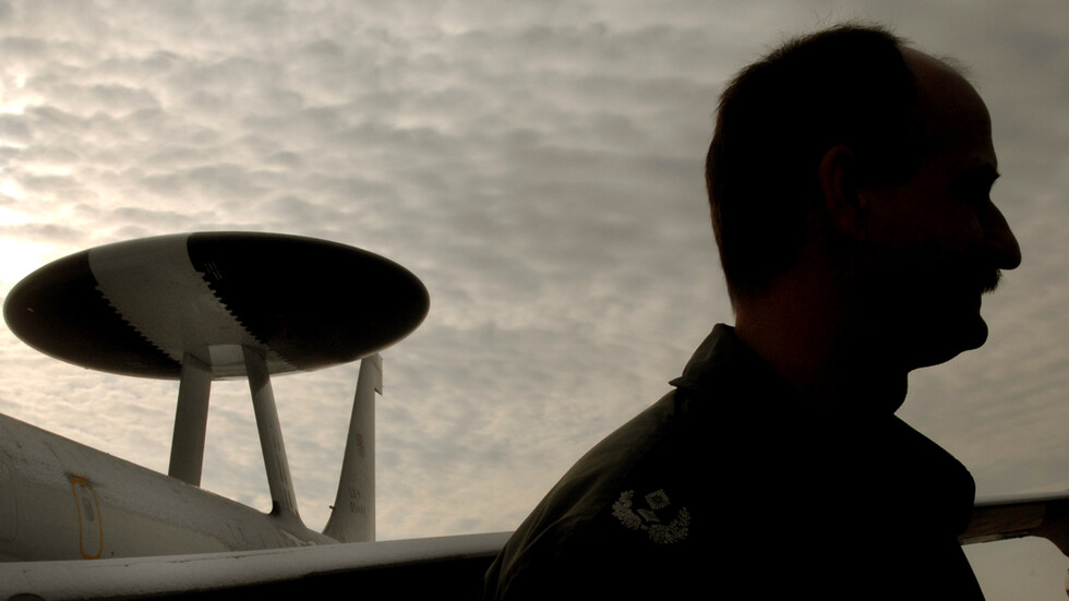 قناة: طائرة "أواكس" تابعة للناتو تحلق باستمرار فوق بولندا