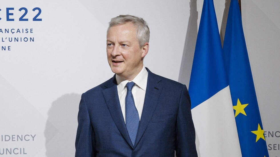 وزير الاقتصاد الفرنسي يتراجع عن تصريحاته حول 