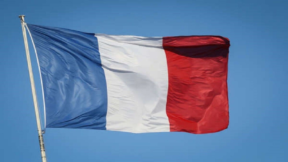 فرنسا تدعو رعاياها الذين "لا ضرورة لوجودهم" في روسيا لمغادرتها