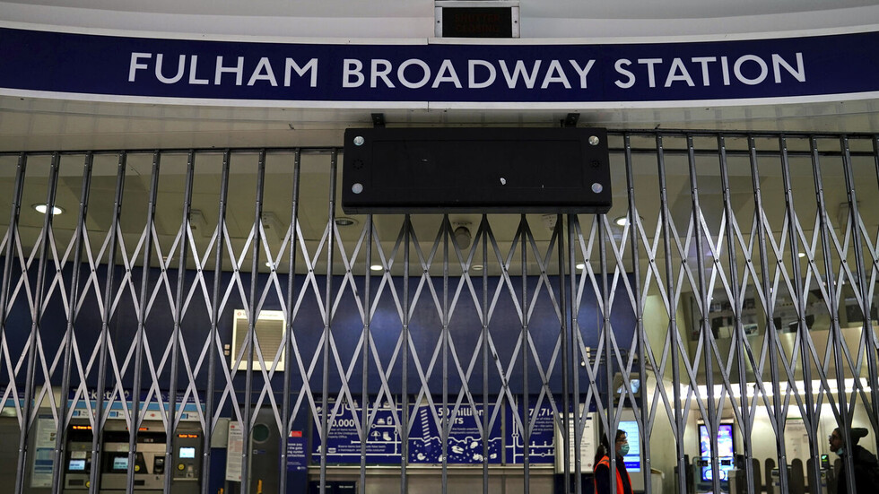 بريطانيا.. سكان لندن يواجهون فوضى سفر جراء إضراب آلاف العمال بالنقل