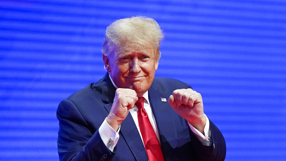 ترامب يبرم صفقة لتجنب تقديم إفادته في تحقيق المدعي العام بنيويورك