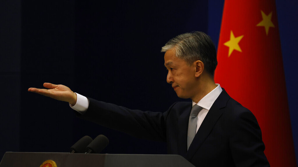 الصين تتهم الولايات المتحدة بالتهرب من المسؤولية عن الوضع في أوكرانيا