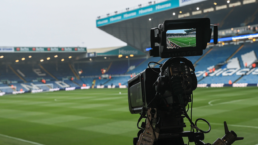 الصين تمتنع عن بث الدوري الإنجليزي لتضامنه مع أوكرانيا