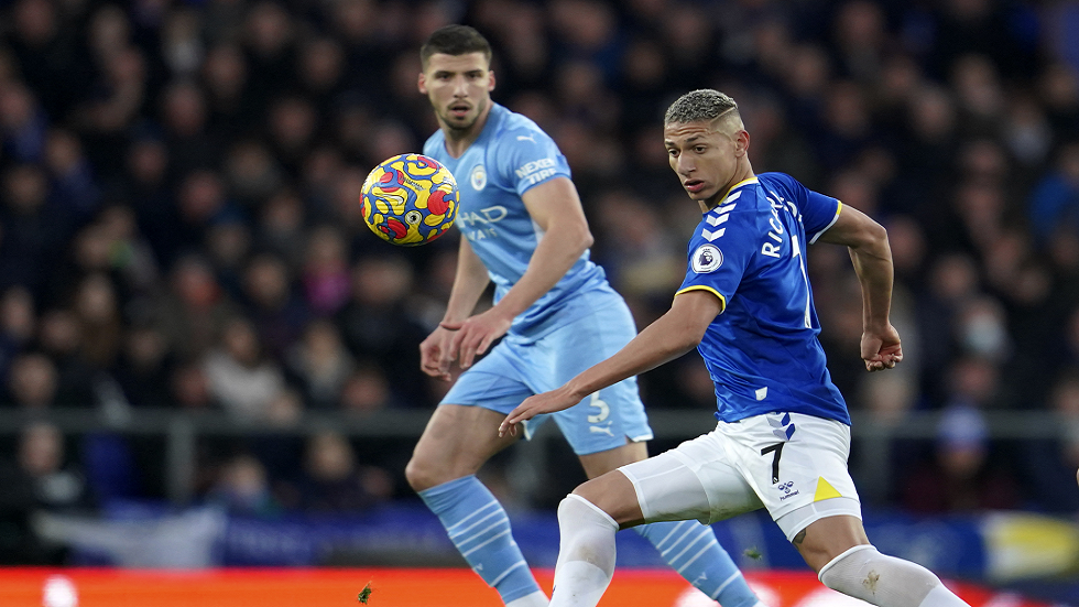 غوارديولا يعلن غياب دياش عن الملاعب لستة أسابيع