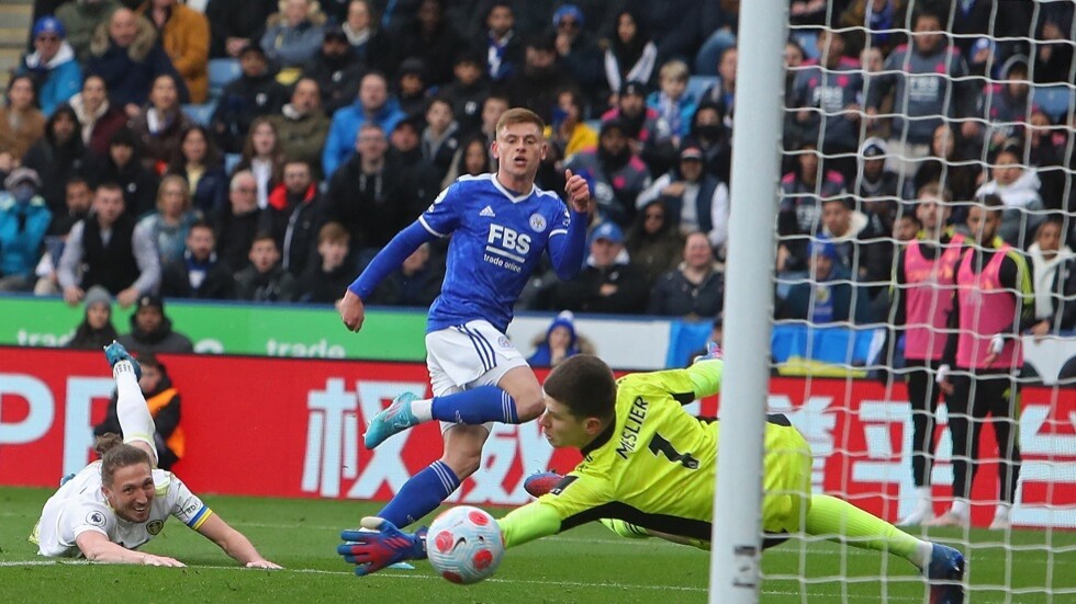 فريق "ثعالب" ليستر يعمق جراح "الطواويس"