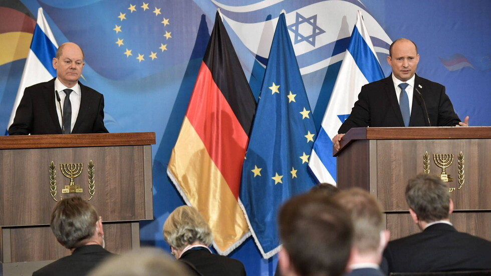 وسائل إعلام: بينيت سيبحث مع شولتز بعد لقاء بوتين الوضع في أوكرانيا