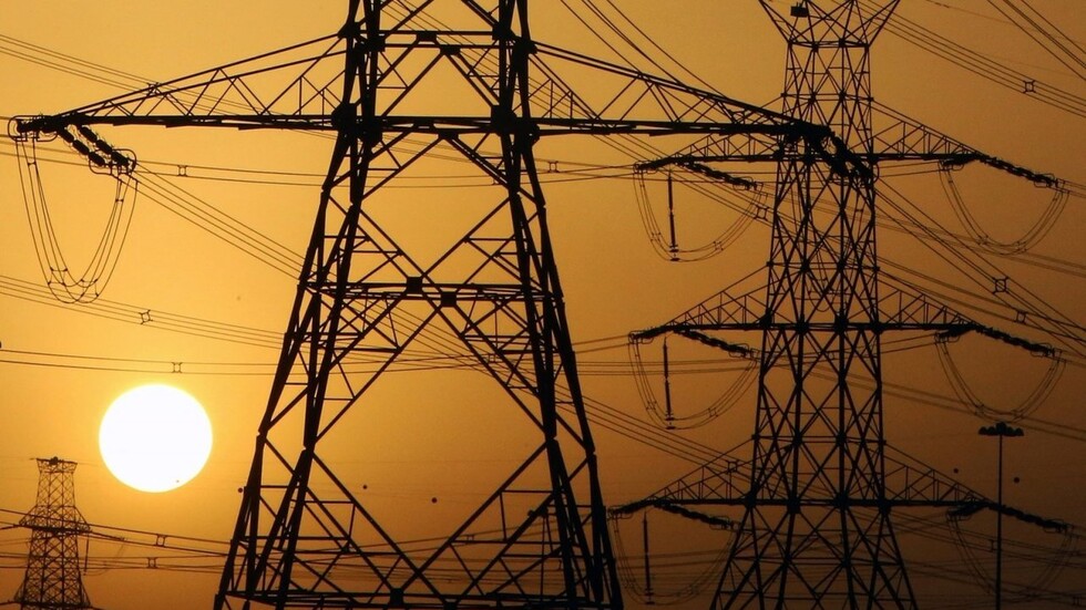 تبلغ قيمته الاستثمارية 1.6 مليار دولار.. الكهرباء المصرية تكشف تطورات مشروع الربط مع السعودية