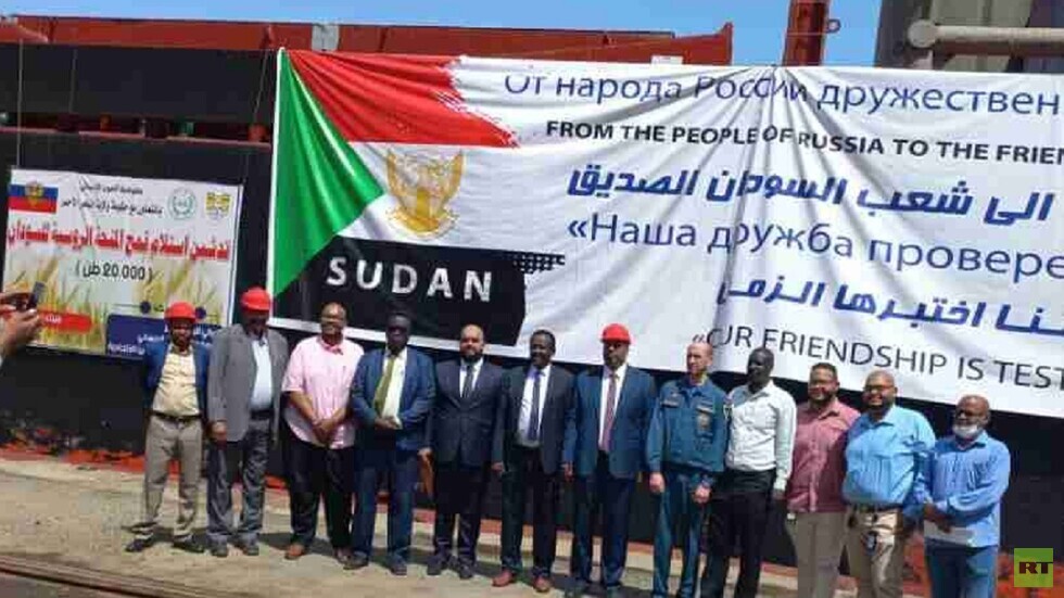 وصول 20 ألف طن من القمح الروسي مساعدة للشعب السوداني (صور)