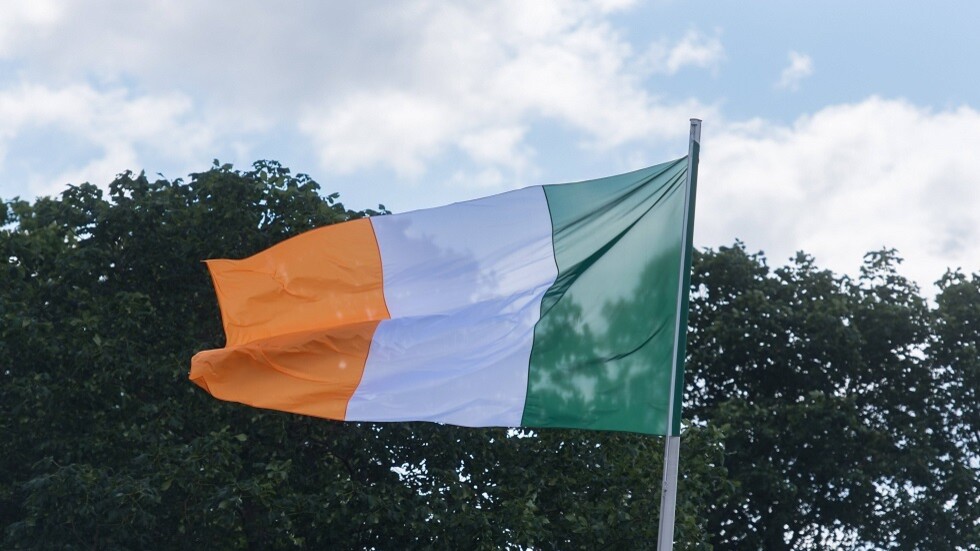 السفارة الروسية في دبلن بعد تحطيم شاحنة لأبوابها: الشرطة الأيرلندية وقفت مكتوفة الأيدي