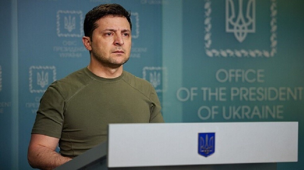 زيلينسكي يتحدث عن حل وسط لمسألة القرم ودونيتسك ولوغانسك ويؤكد أن كييف غير مهتمة بالناتو