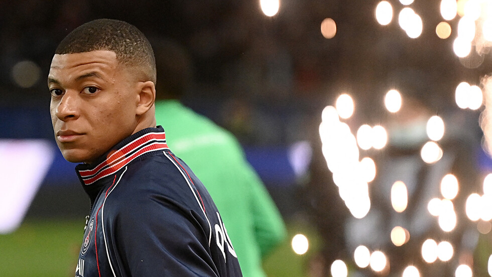 مبابي يحسم موقفه من مواجهة ريال مدريد