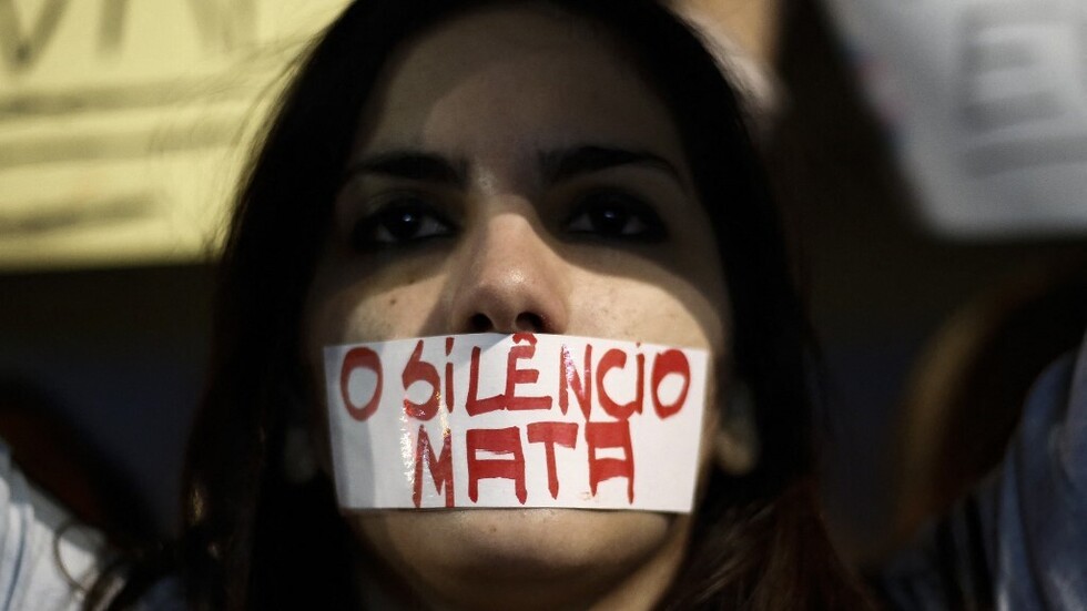 تقرير: اغتصاب امرأة كل 10 دقائق في البرازيل خلال العام الماضي