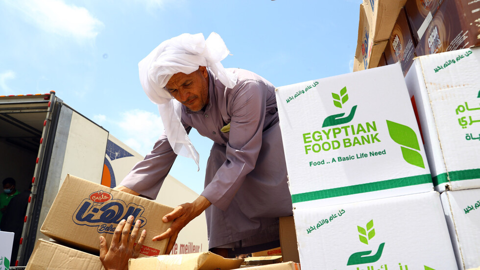 رئيس الوزراء المصري:  الدولة لن تسمح للتجار الجشعين بتخزين وإخفاء السلع