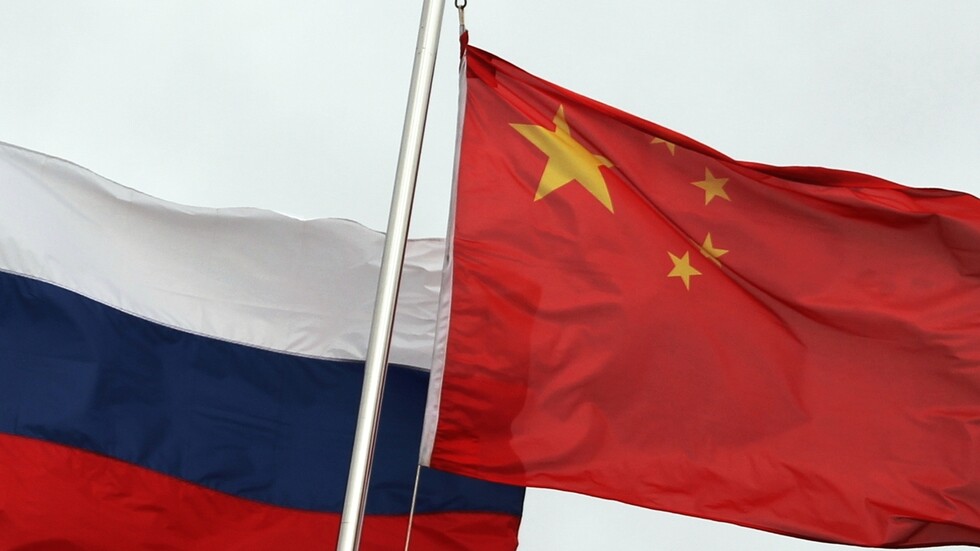 الخارجية الصينية: الجميع سيخسر من فرض عقوبات على صادرات الطاقة الروسية