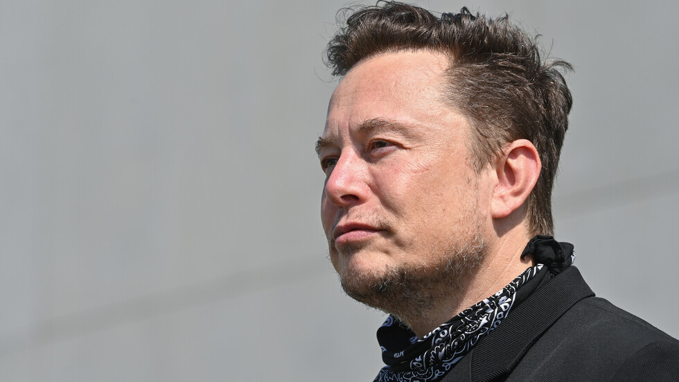 إيلون ماسك: مستعد للسفر إلى موقع عالي الإشعاع وتناول الطعام المزروع فيه