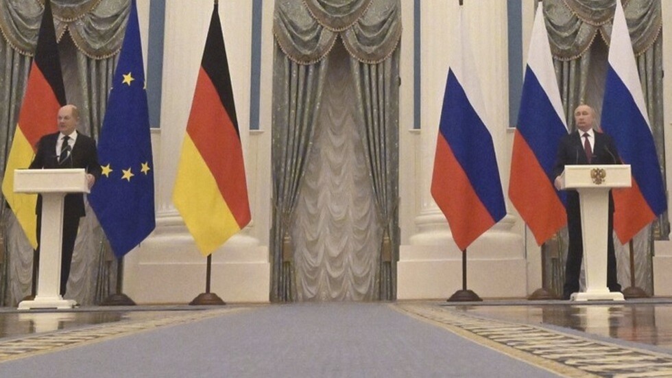 بوتين والمستشار الألماني يبحثان الوضع في أوكرانيا