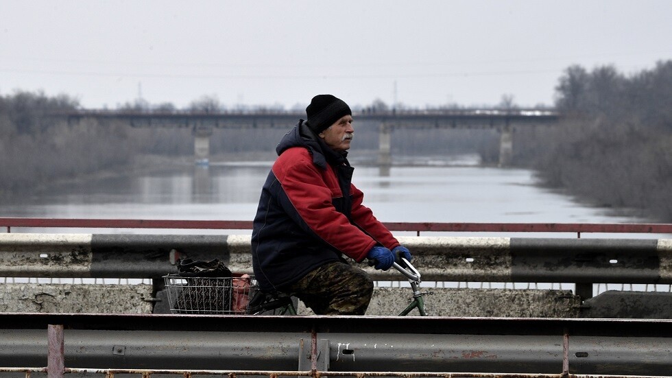 المياه تنساب إلى جانكوي عبر قناة شمال القرم