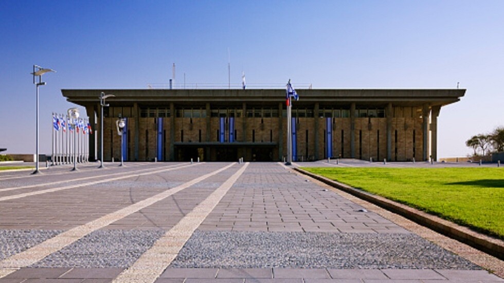 الكنيست يمدد قانون منع لم شمل الفلسطينيين وعرب إسرائيل