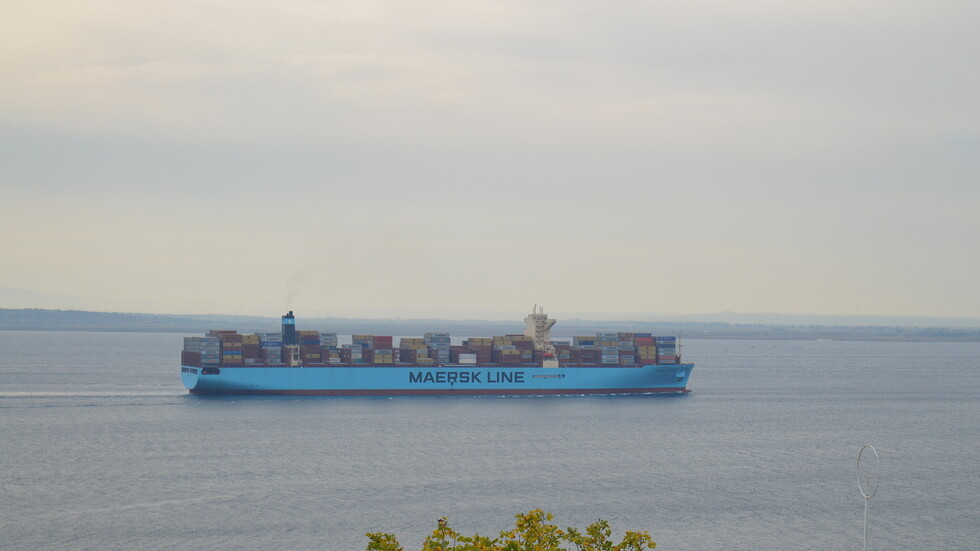 تركيا تعلن إغلاق مضيق الدردنيل أمام حركة السفن