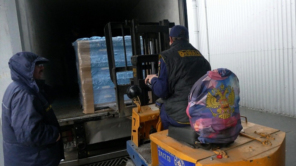 الجيش الروسي يوزع مساعدات إنسانية بمقاطعة كييف