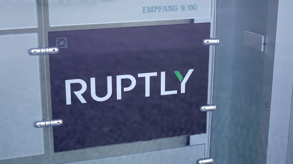 "يوتيوب" يحظر قناة وكالة "رابتلي" للفيديو