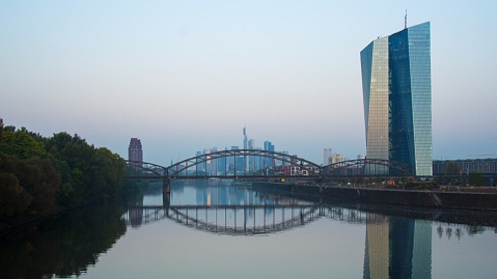 المركزي الأوروبي يحذر من بلوغ التضخم بمنطقة اليورو 7.1% هذا العام