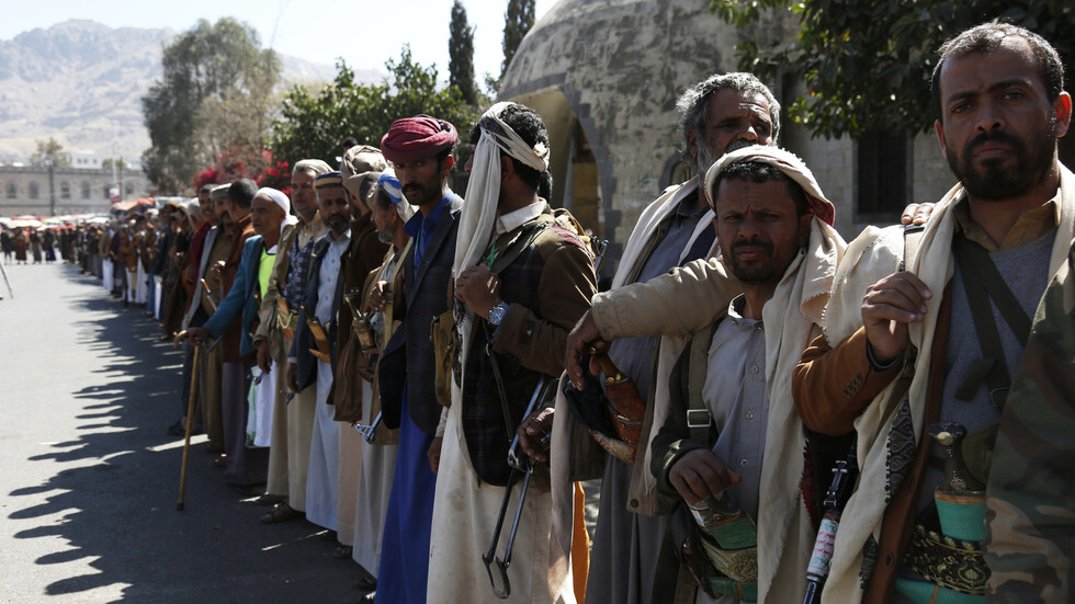 الحوثيون يتهمون السعودية بإعدام اثنين من أسراهم لديها