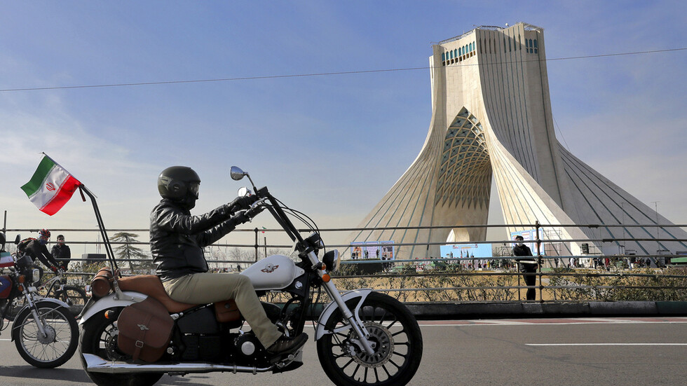 إيران تستعد لحدث جلل وتطلب من سكان طهران عدم القلق