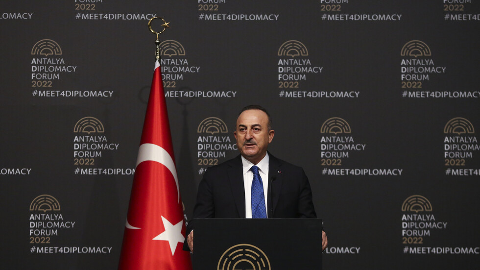 وزير الخارجية التركي ينفي الرواية الأوكرانية حول تعرض جامع في ماريوبول داخله مصلون أتراك للقصف