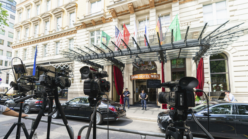 صحيفة: واشنطن ترفض منح روسيا إعفاءات من العقوبات المرتبطة بأوكرانيا لإنقاذ الاتفاق النووي