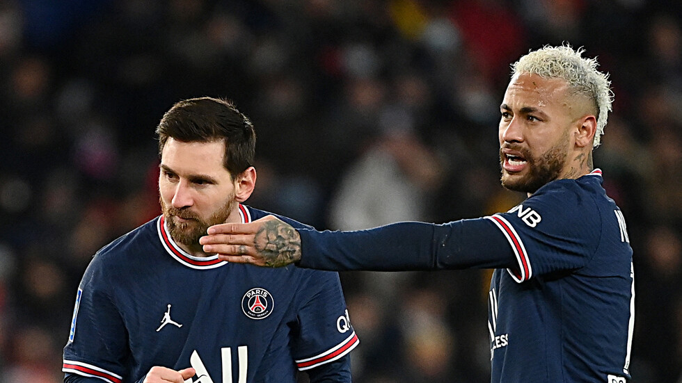 بالفيديو.. صافرات استهجان ضد ميسي ونيمار