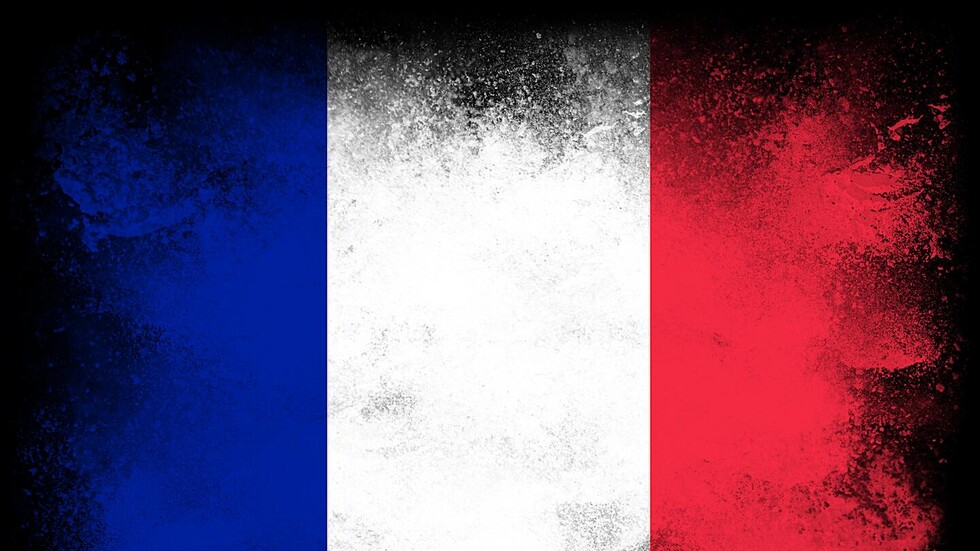 روسيا تفرض حظرا على استيراد منتجات فرنسية