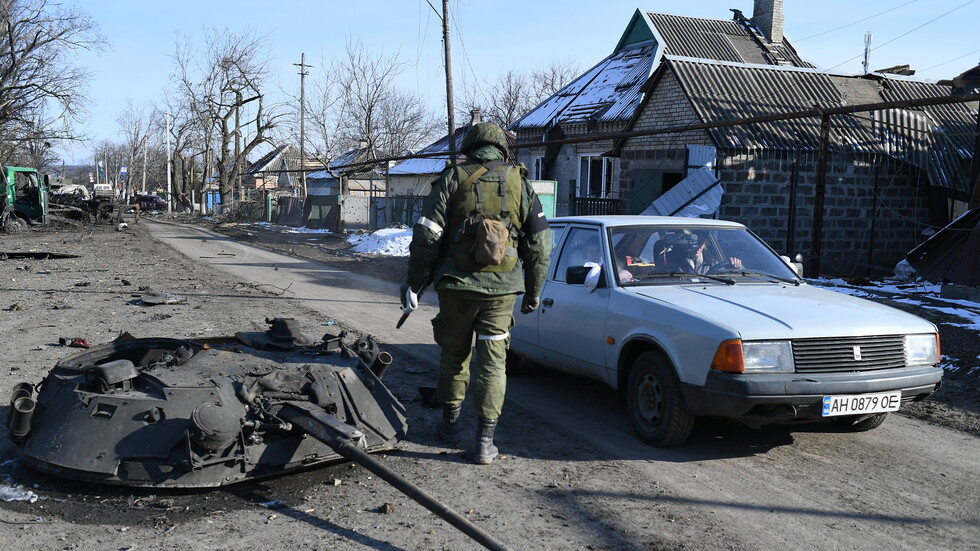 القوات الروسية تسلم غنائمها العسكرية الأوكرانية لجمهوريتي دونيتسك ولوغانسك