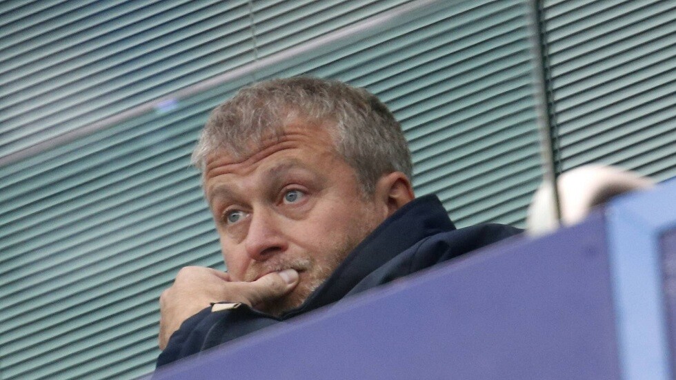 وسائل إعلام: الاتحاد الأوروبي يوافق على فرض عقوبات على مالك "تشيلسي" البريطاني