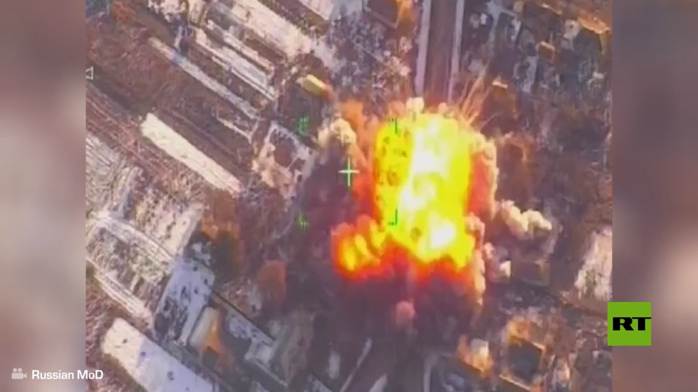 قذيفة مدفعية روسية موجهة تدمّر مدرعتين أوكرانيتين