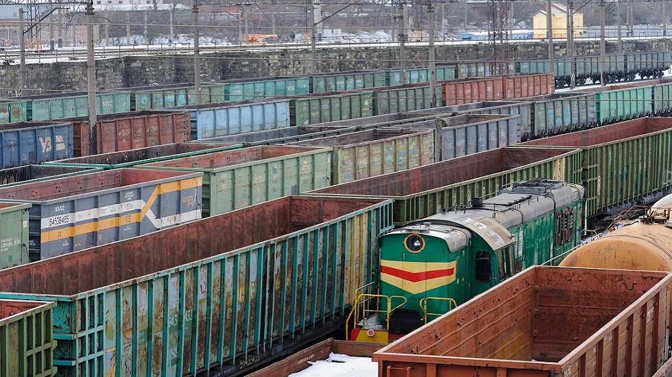 أوكرانيا تبدأ تأميم عربات قطارات روسية