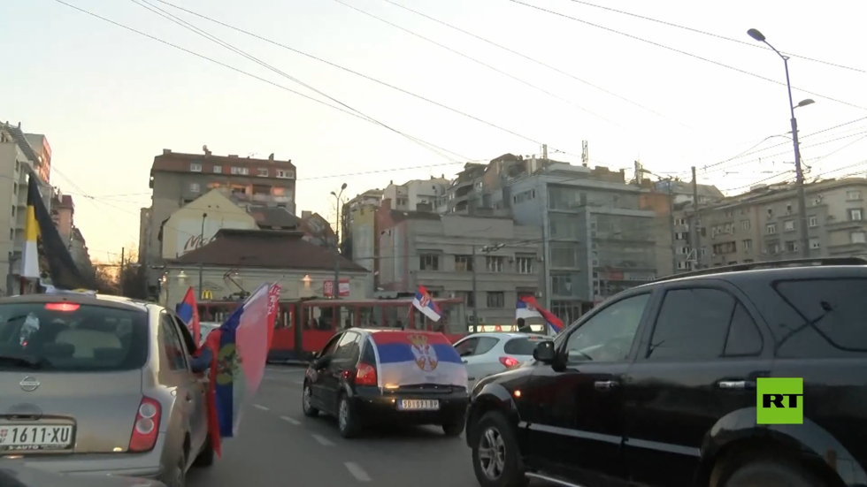 مسيرة سيارات في بلغراد دعما للعملية العسكرية الروسية في أوكرانيا