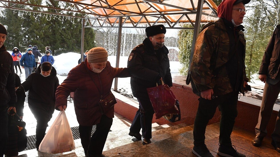 من بينهم 88 طفلا.. إجلاء 312 شخصا من مدينة ماريوبول خلال الـ 24 ساعة الماضية