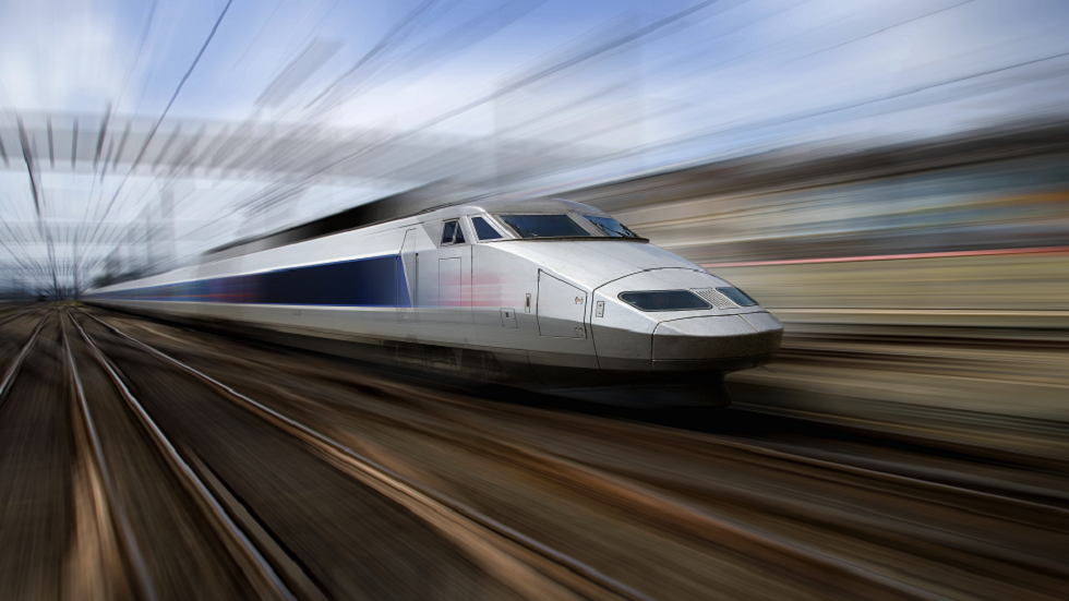 تطوير أول "قطار إنفينيتي" في العالم ببطارية كهربائية يعاد شحنها باستخدام قوة الجاذبية!