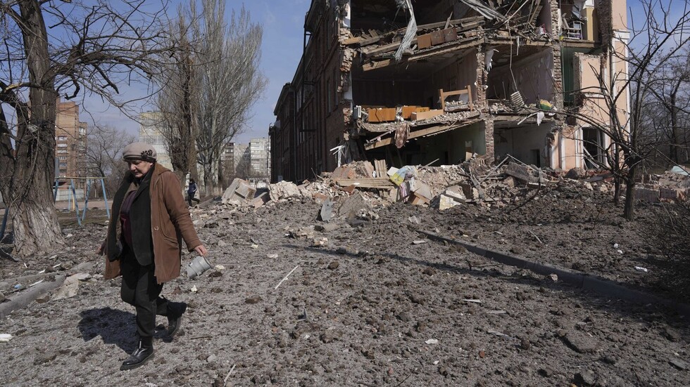 قوات دونيتسك تتهم الجيش الأوكراني بفبركة مقبرة جماعية في ماريوبول