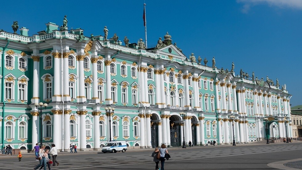 الإرميتاج يعلق نشاط المجلس الاستشاري الدولي