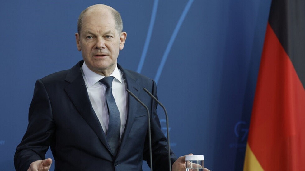 المستشار الألماني: حلف الناتو لن يتدخل في الأزمة الأوكرانية